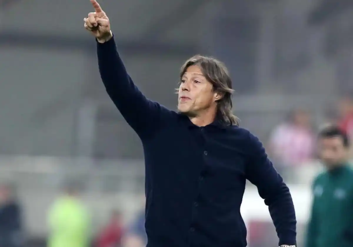 Image from ABC de Sevilla: ⚽🔴 *El Sevilla FC cierra el acuerdo con Almeyda* El técnico llegará ...