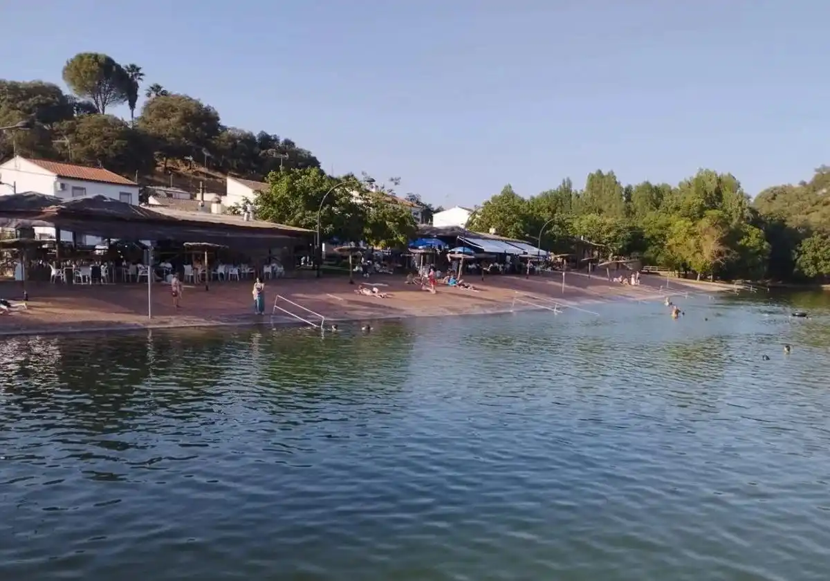 Image from ABC de Sevilla: 🏖️ *La playa de San Nicolás del Puerto ya tiene fecha de apertura par...