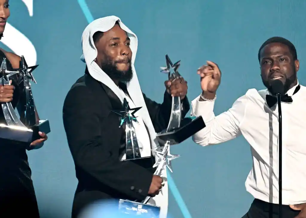Image from GodKiD MEDIA: Lamar bagged 5 awards.. <a class="text-blue-500 hover:underline cursor...