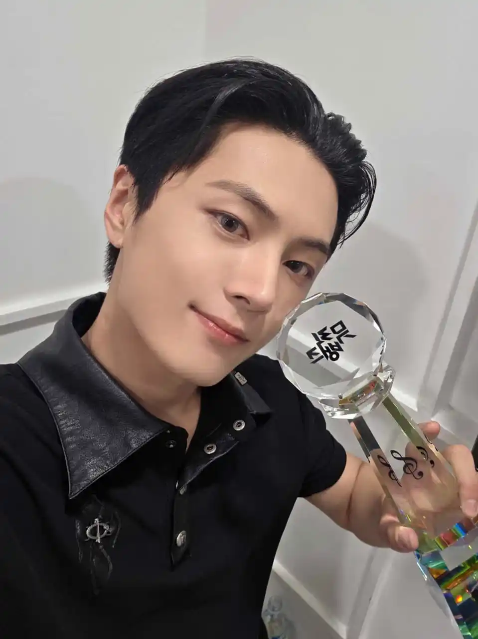 Image from 𝐄𝐍𝐇𝐘𝐏𝐄𝐍:𝐔𝐍𝐋𝐄𝐀𝐒𝐇 𝐔𝐏𝐃𝐀𝐓𝐄!: ֶָ֢⊹𐙚 *[JAY WEVERSE UPDATE]* ∘˚Ꮺ ִ—୨𓏲 Indo ::  Saya sangat bangga bi...