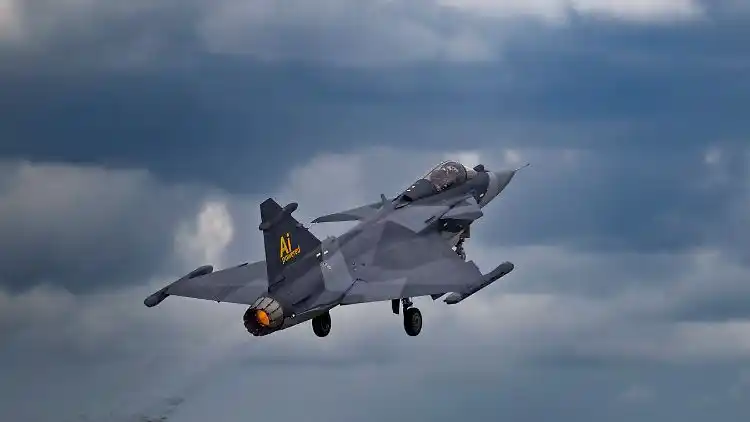 Image from ntv: Entwicklung aus Deutschland *KI-Kampfjet soll menschlichen Piloten gew...