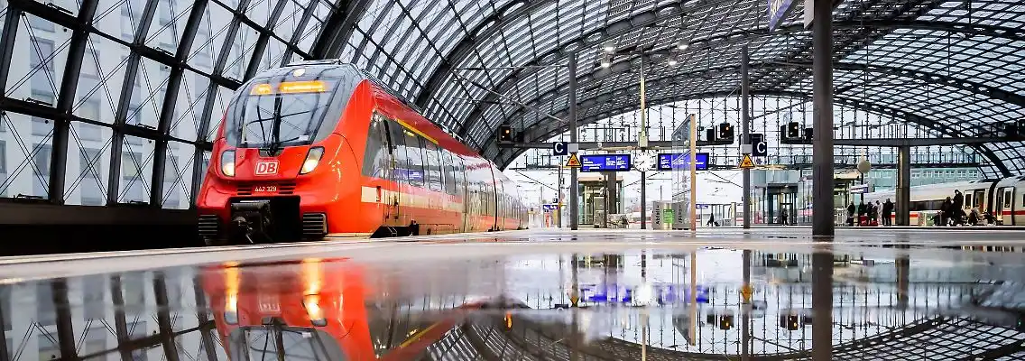 Image from ntv: "Gut gemeint, aber teuer" *Wegner stellt Deutschlandticket infrage* h...