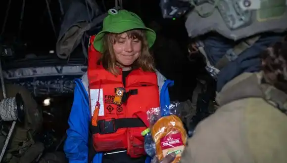 Image from Razones de Cuba: 🚨 Israel intercepta barco con Greta Thunberg: ¿Ayuda humanitaria o "p...