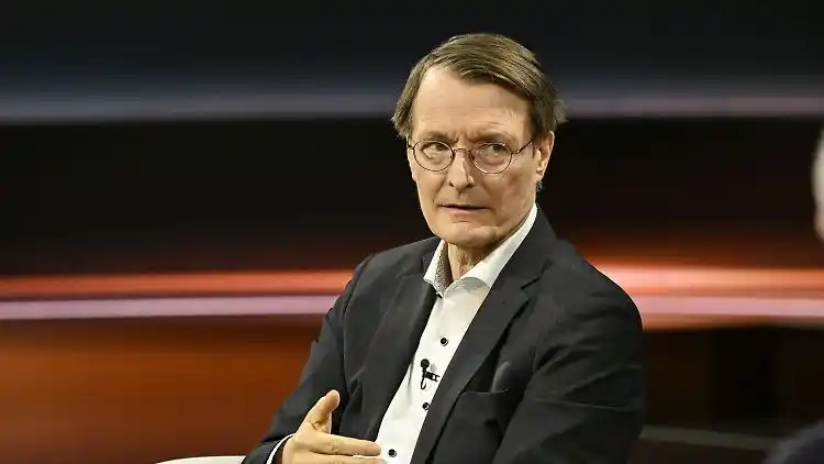 Image from ntv: Nach Spahns Maskenskandal *Lauterbach ist für Veröffentlichung des Mas...