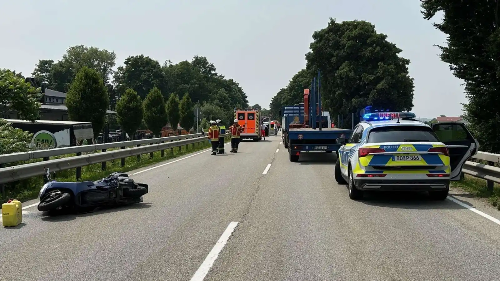 Image from innsalzach24: 🚨 *Unfall auf der B12 bei Haag in Oberbayern*: Motorradfahrer verletz...