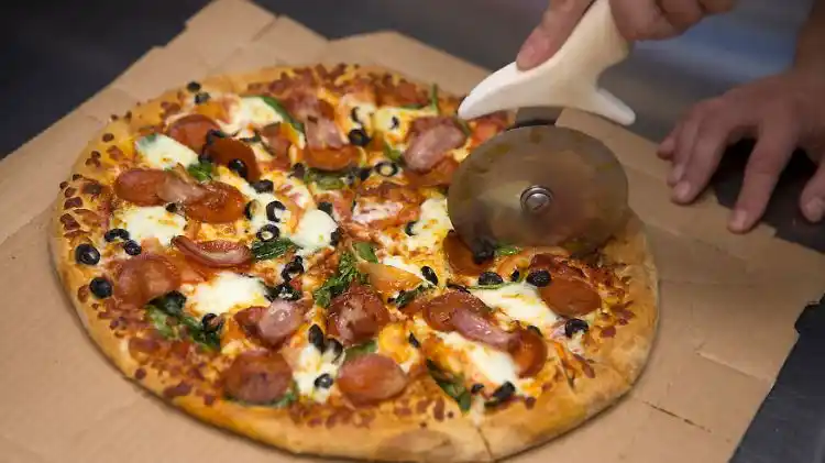 Image from ntv: Vorbote auf Militäraktion? *"Pizza-Index" deutete geschäftige Nacht im...
