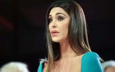 Image from Quotidiano Il Tempo: 📌 *Belen Rodriguez al mare è una bomba sexy: "Sono single e casta"* ...