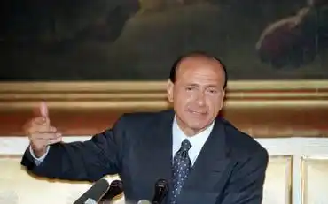 Image from Quotidiano Il Tempo: 📌 *Berlusconi, quali sono le emoji e gli hashtag più usati a due anni...