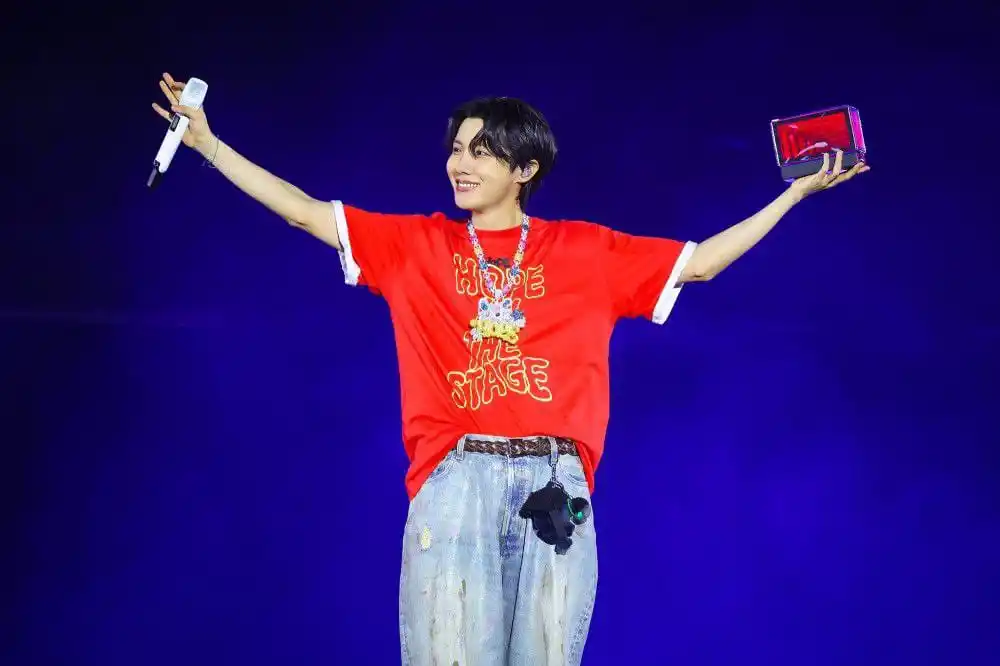 Image from DAILY BTS INFO⁷: ° 📸 Korea Dispatch on Twitter Update ✨ 🔗https://m.entertain.naver....