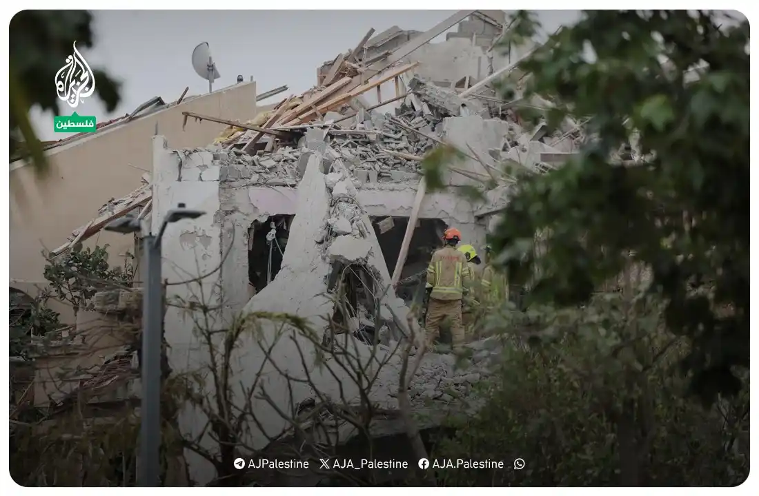 Image from الجزيرة فلسطين: دمار واسع خلفه القصف الصاروخي الإيراني في مدينة ريشون لتسيون جنوب تل أ...