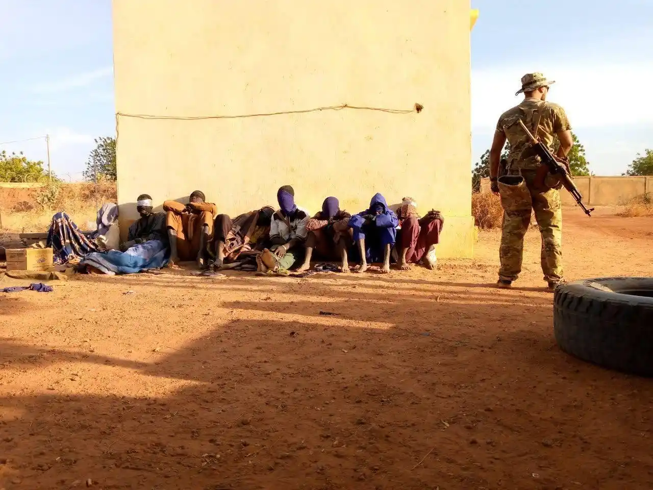 Image from Le Monde Afrique : *ENQUÊTE* | Au Mali, les détentions et tortures secrètes de civils par...