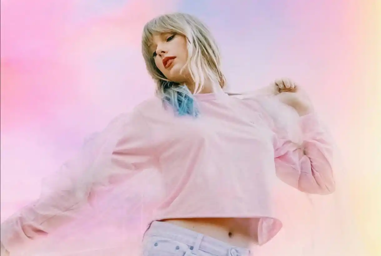 Image from 𖥻 [Taylor Swift World info 𝟏𝟑 ]: «Lover» de Taylor Swift pasa su semana número 200 en el Top 50 de Bill...