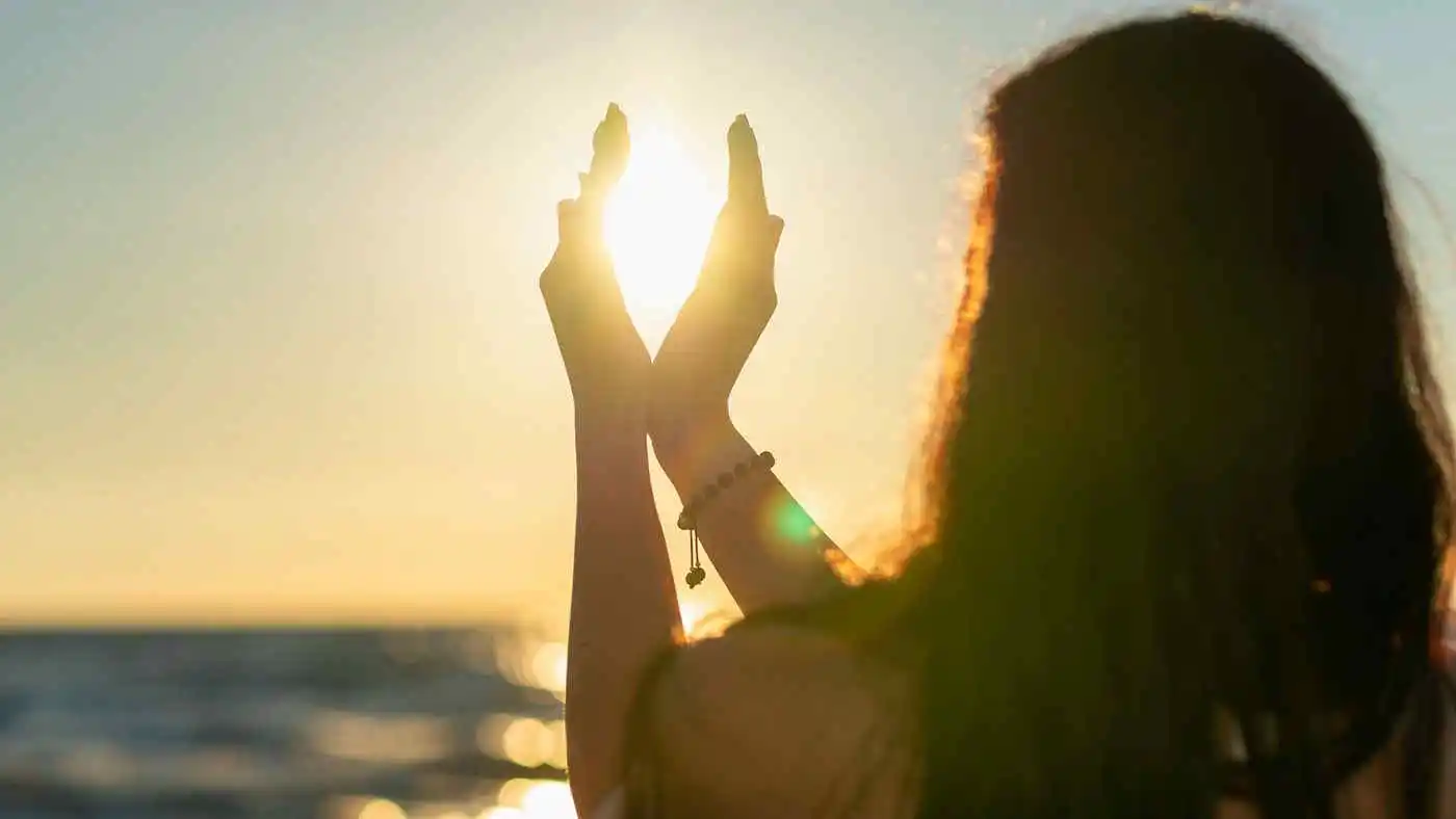 Image from Meteo.it: *Qual è il significato spirituale del solstizio d'estate?* Fin dai tem...