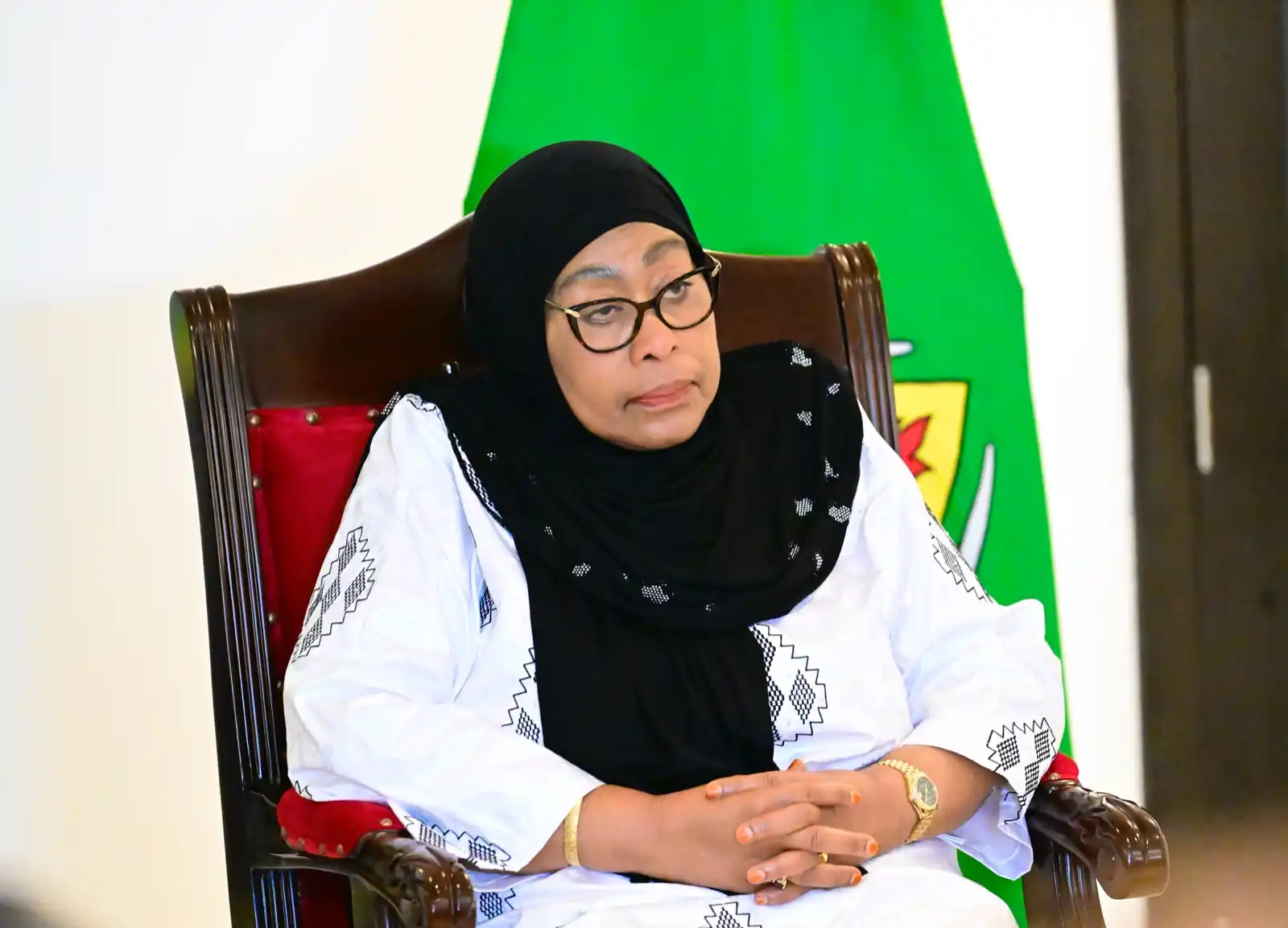 Image from Swahili Times: Rais Samia Suluhu Hassan akifuatilia kwa njia ya runinga Bajeti Kuu ya...
