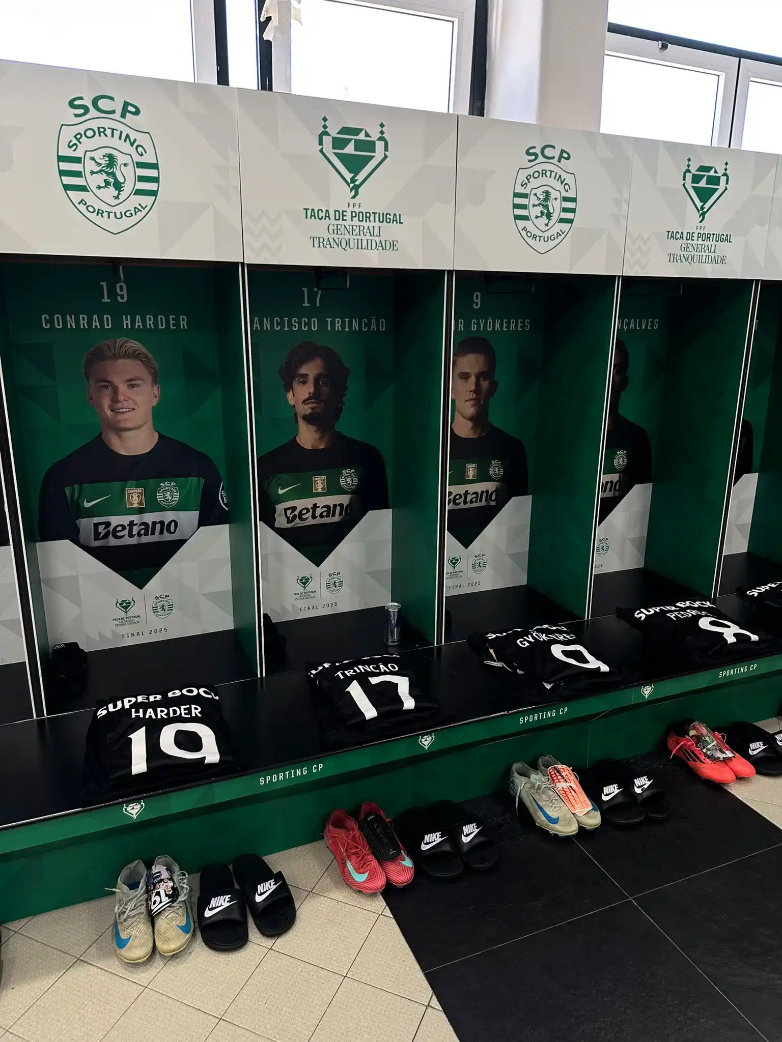 Image from Sporting CP: Tudo pronto no nosso 𝘽𝘼𝙇𝙉𝙀𝘼́𝙍𝙄𝙊 🦁 <a class="text-blue-500 ho...
