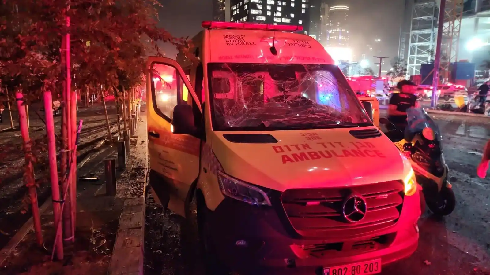Image from Enlace Judío : 🚨 *Una ambulancia de MDA de Tel Aviv resultó con daños por el tercer ...