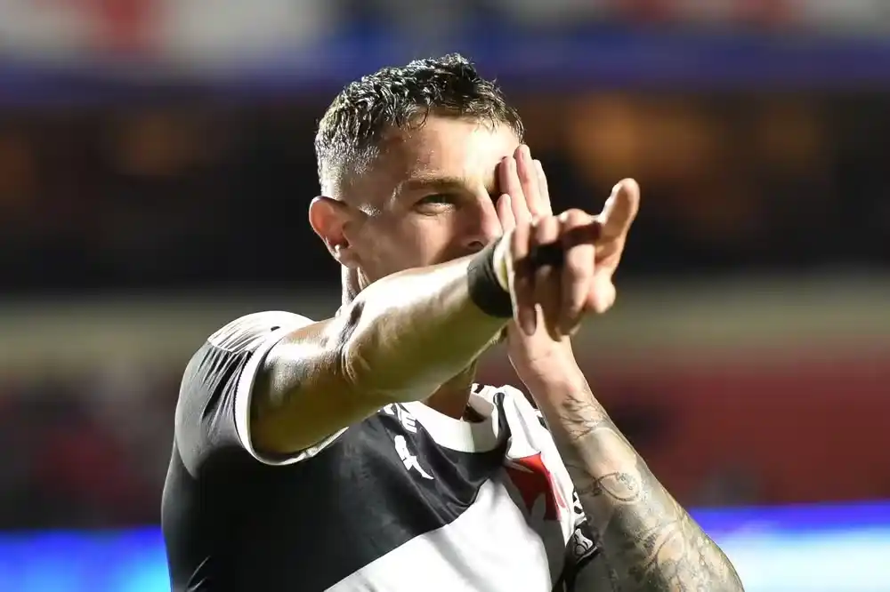 Image from ge.globo | é esporte sempre: *Vegetti iguala Élton e se torna terceiro maior artilheiro do Vasco no...