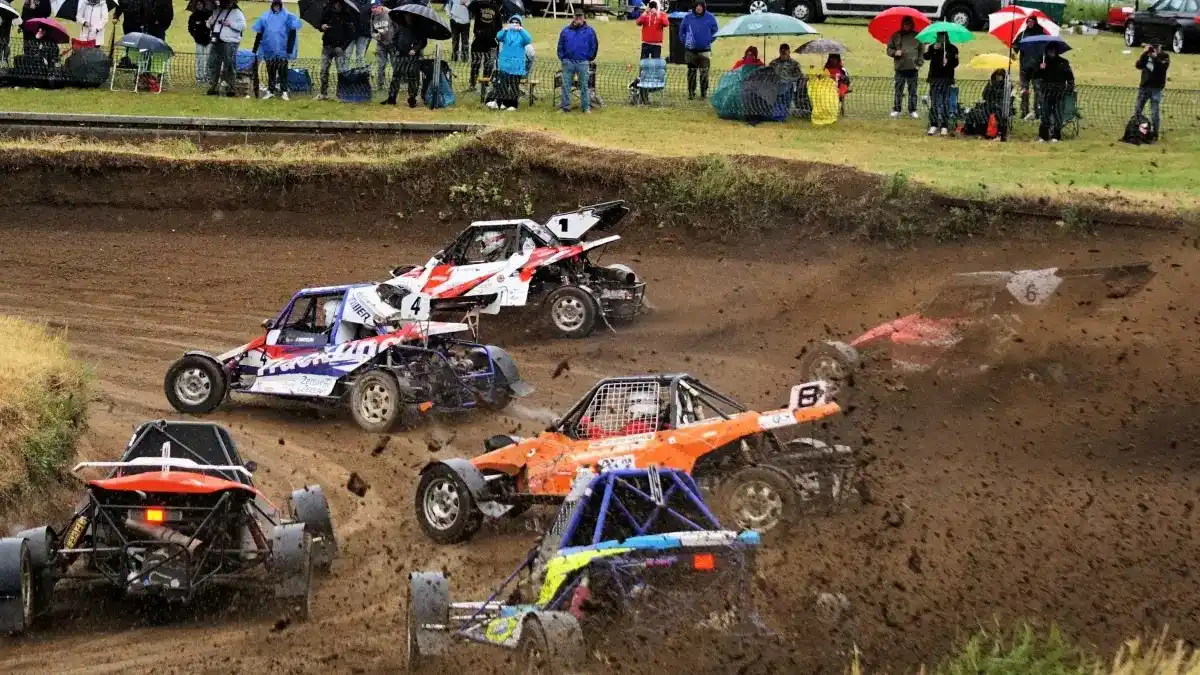 Image from MOZ.de: 🏎️ *Autocross in Seelow: EM-Auftakt begeistert Zuschauer – zwei emoti...