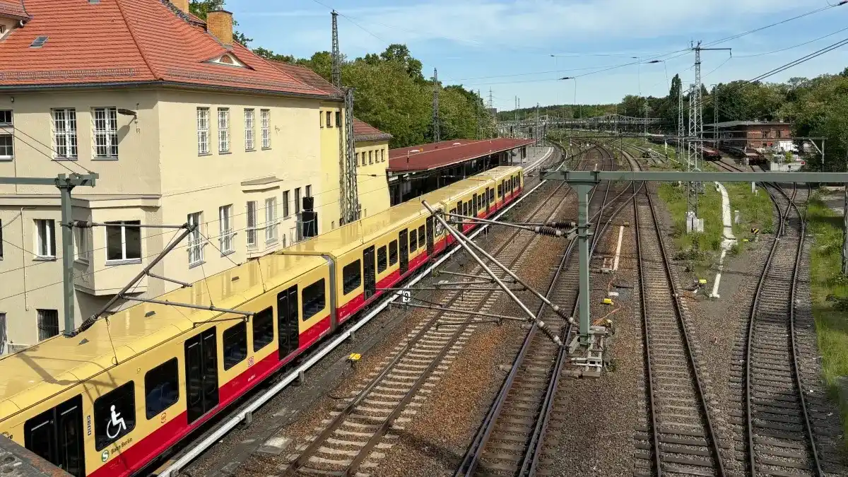 Image from MOZ.de: 🚂 *Bahn nach Berlin: Regionalbahn ab Oranienburg fällt mehrere Wochen...