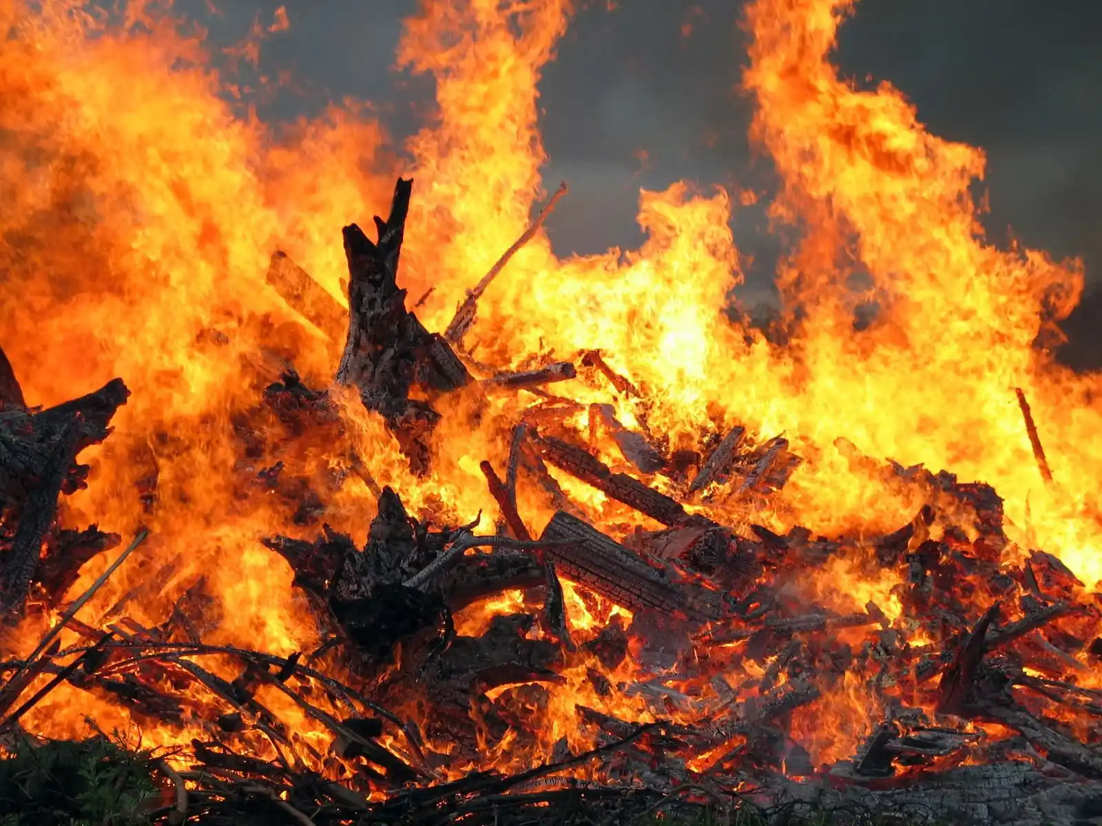 Image from Ayuntamiento de Gáldar: 🔥Bando Oficial para la realización de hogueras en festividades y even...