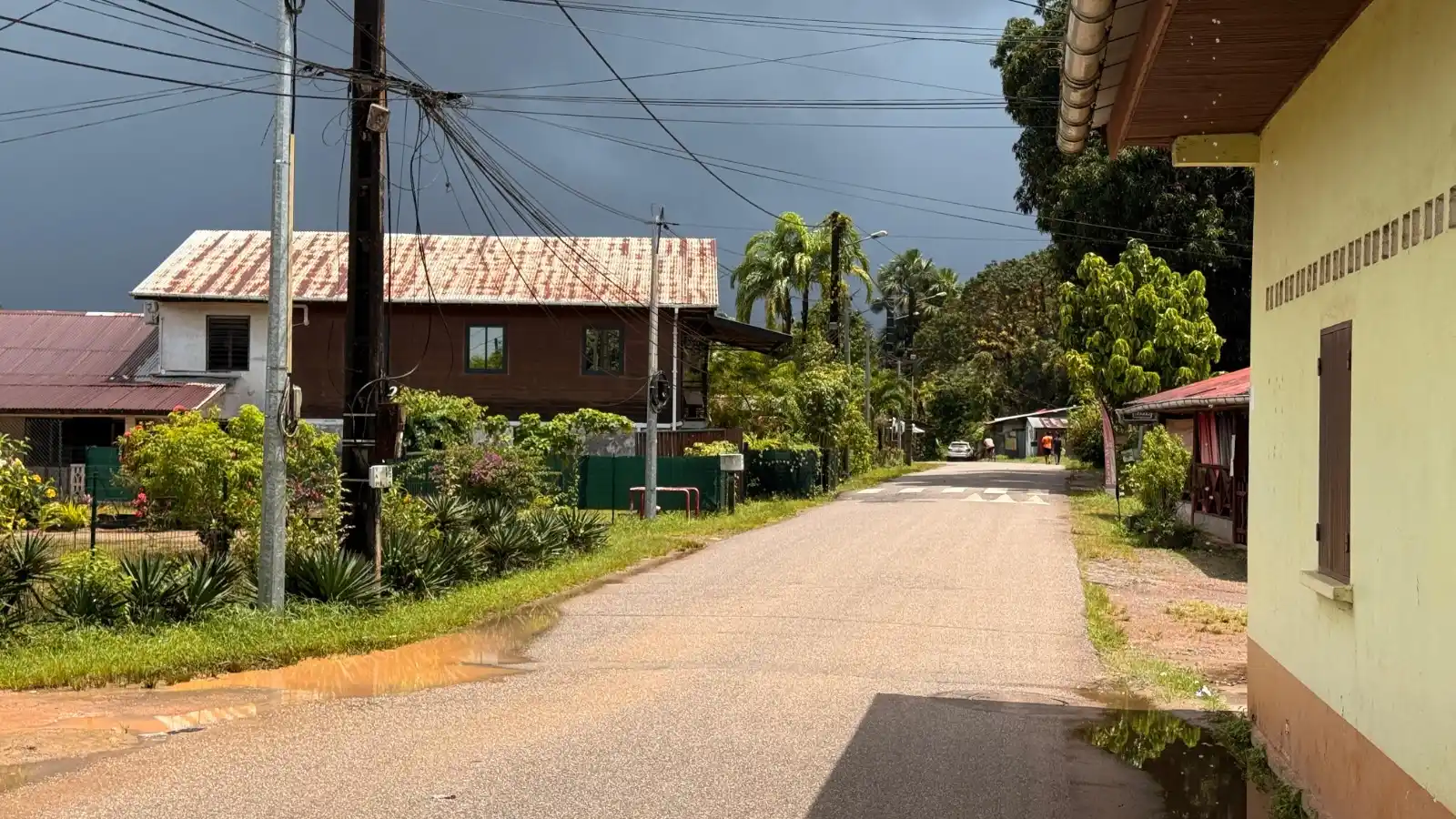 Image from Guyane La 1ère: *Chavirage sur le Maroni : les sept victimes seront inhumées samedi 14...