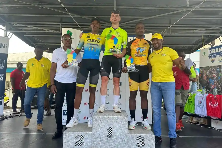Image from Guyane La 1ère: *Cyclisme. Victor Lebon remporte la 6ème édition du Grand prix des Sav...