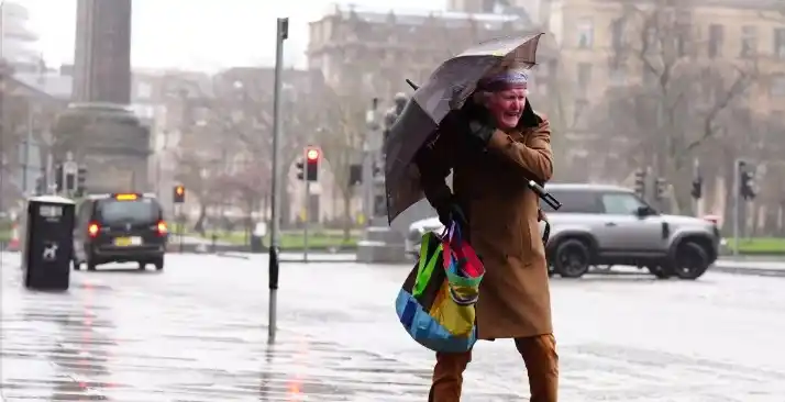 Image from Edinburgh Live: Edinburgh Princes Street Gardens close as high winds thrash city FULL...