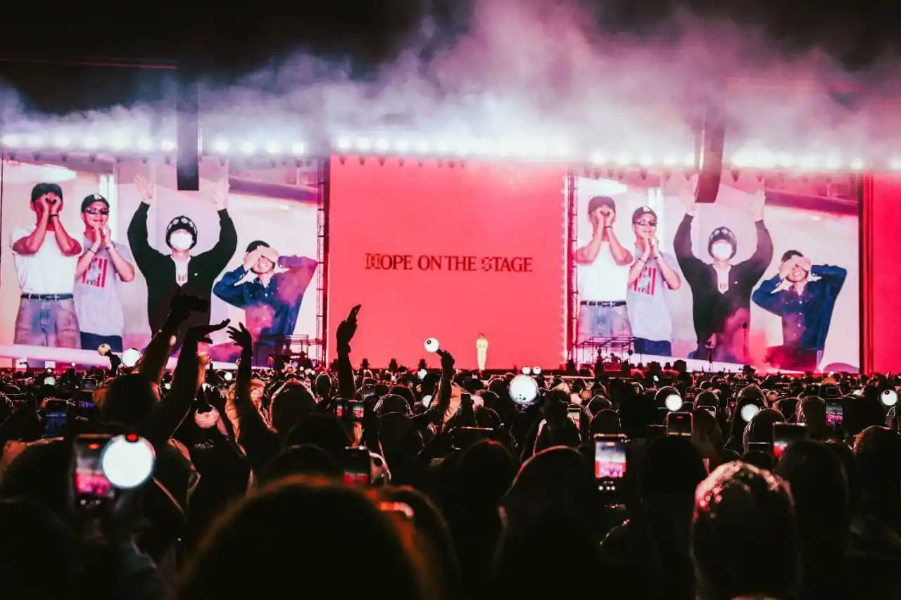 Image from BTS ARMY LATAM: 🐿️ j-hope Tour. HOPE ON THE STAGE. FINAL. Day1 ➡️ sitio oficial ⬇️ ...