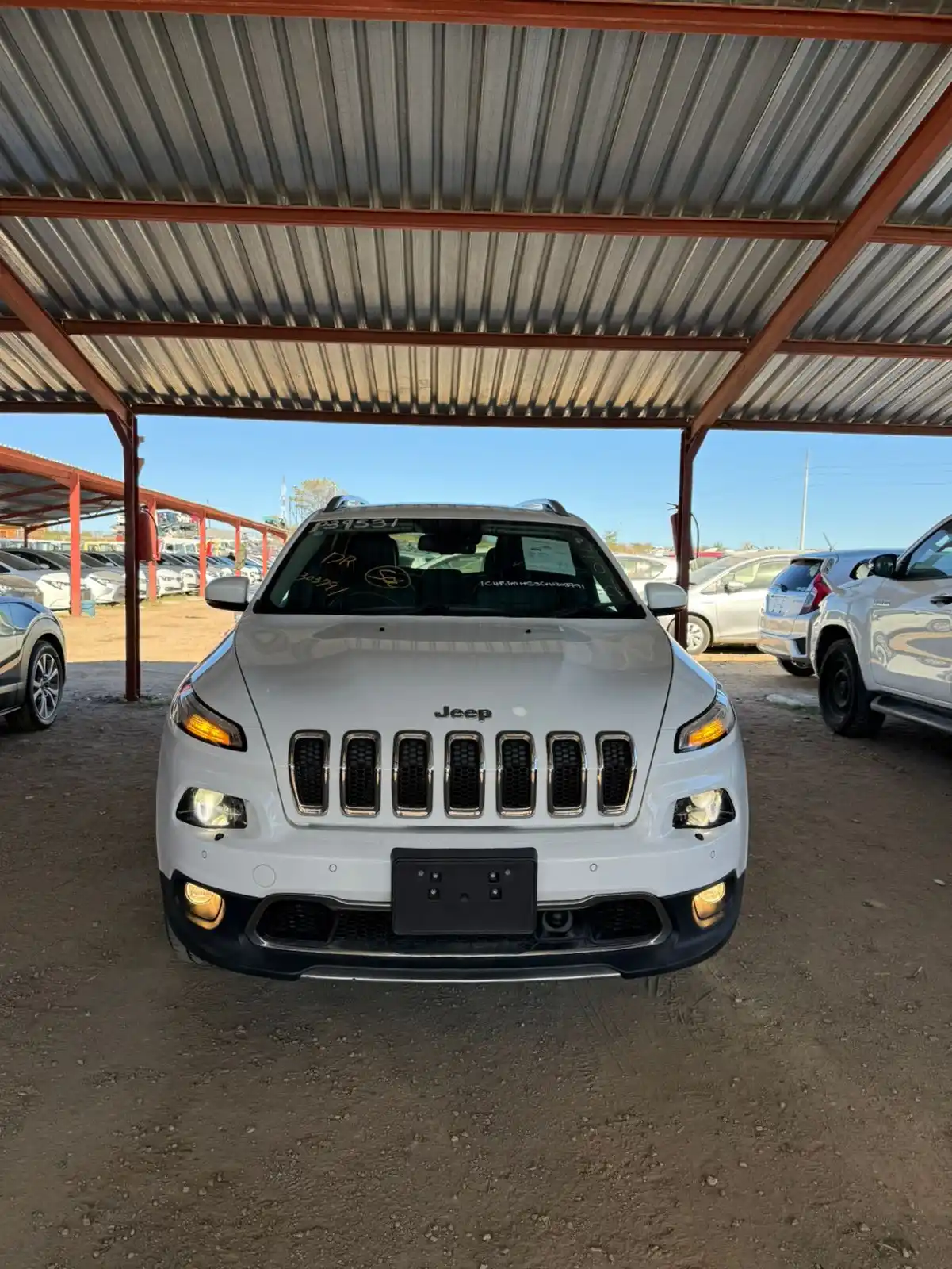Image from Mambo Takue Customs Clearing: Jeep Cherokee Limited edition 2015-11 3200 cc 193209km Price excludi...