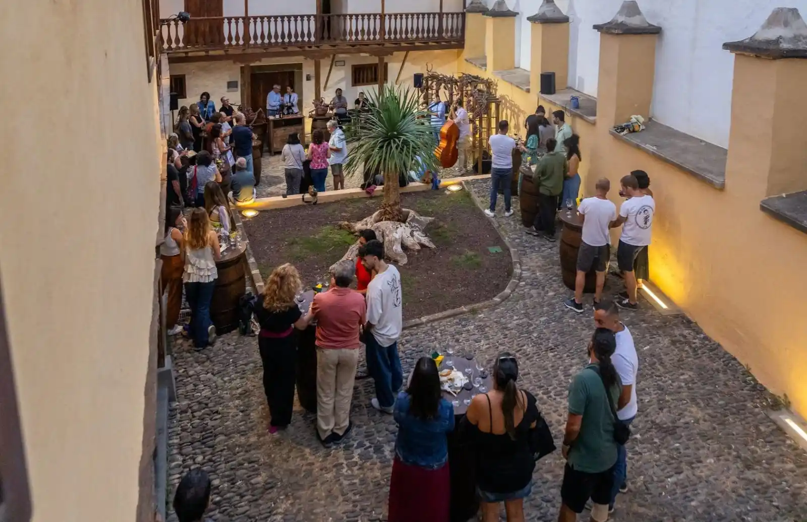 Image from Ayuntamiento de Gáldar: 🍷🎶 La novena edición de ‘Joyas Enológicas’ dio comienzo en la noche...