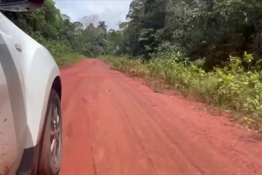 Image from Guyane La 1ère: 🔧 *La piste Paul Isnard de nouveau ouverte à la circulation* 🟡 Suit...