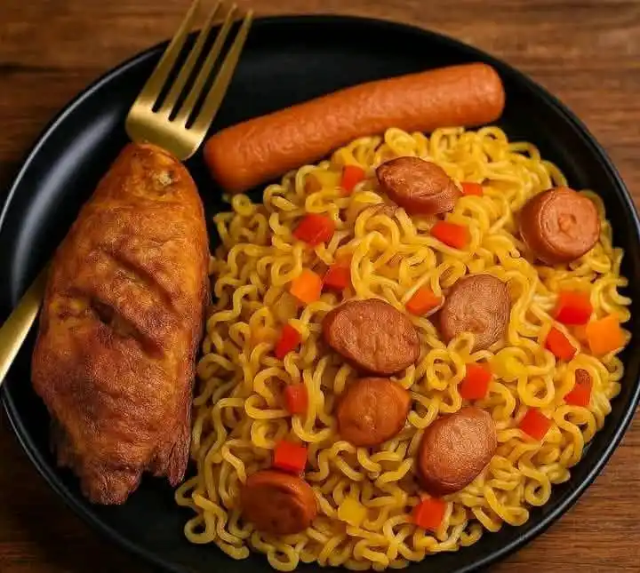 Image from Cooking Recipes🔥🌏: *Noodles with Sausages & Fried Fish🍜🌮🐟* *Ingredients:* - 🍜 2 pack...