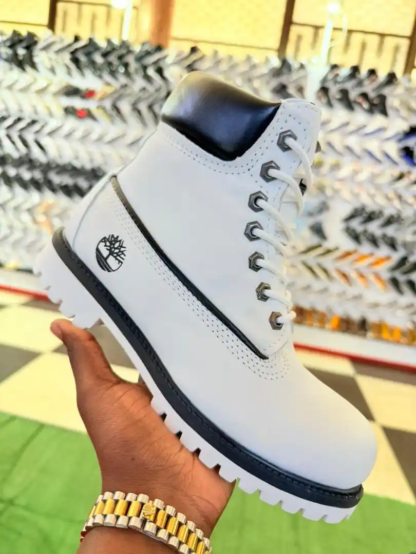 Axecure Sneakers post