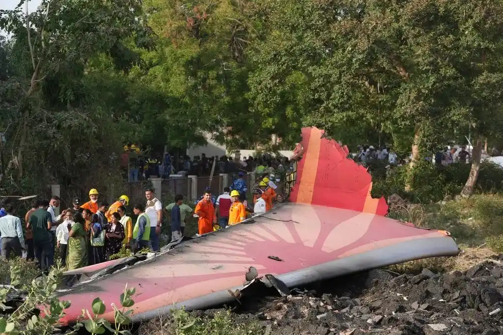 Image from Manchester Evening News: *British family killed in Air India plane crash named as tributes paid...