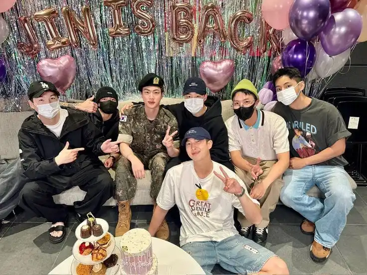 Image from 𝗝 𝗛𝗢𝗣𝗘¦HOBI¦KPOP¦BTS JUNG HOSEOK¦BTS: *Hoy hace 12 años, BTS debutó.* *El grupo alcanzó innumerables logros...