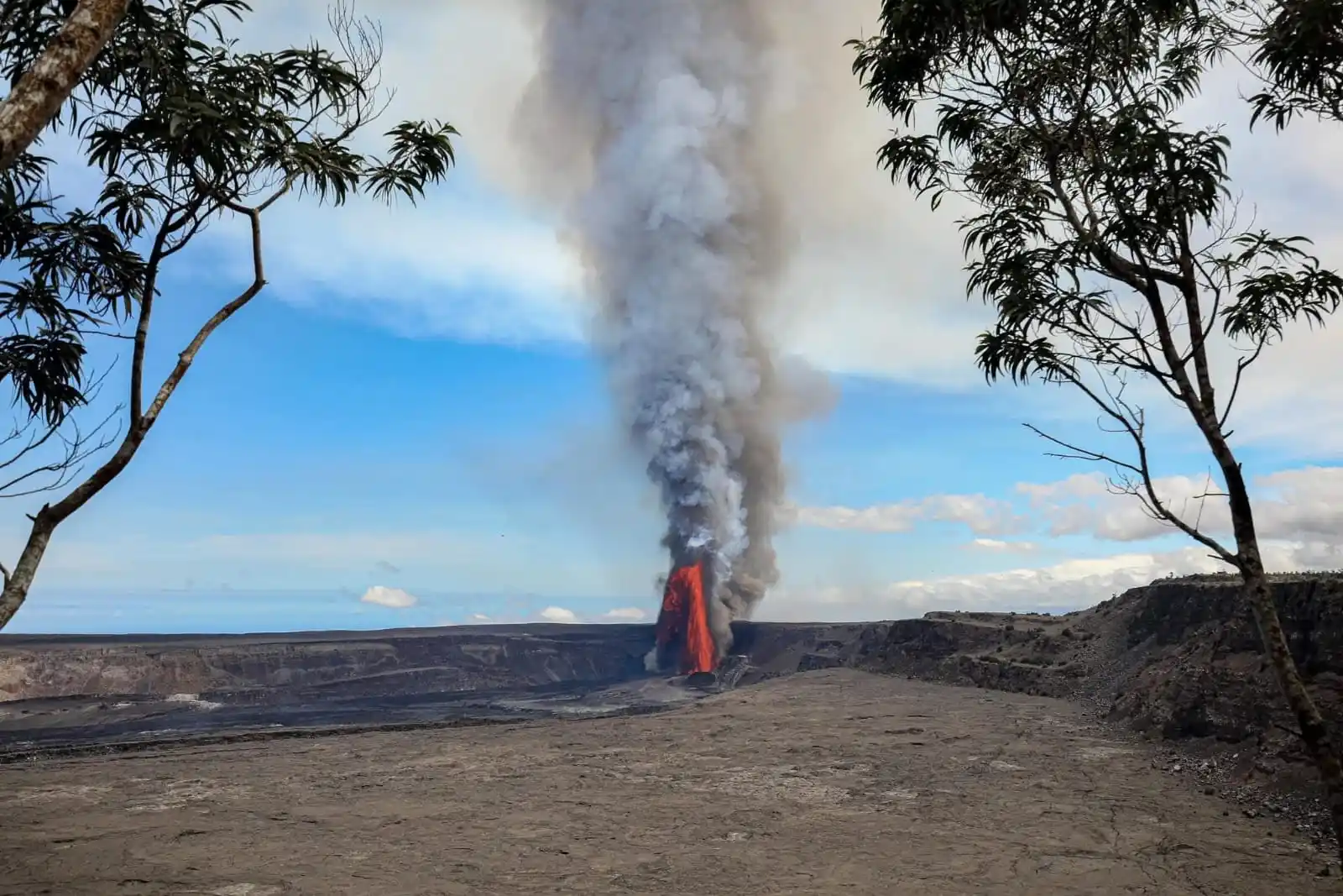 Image from Stereo Rumiñahui RTV: Increíble la erupción del volcán Kilauea 🌋🇺🇸...