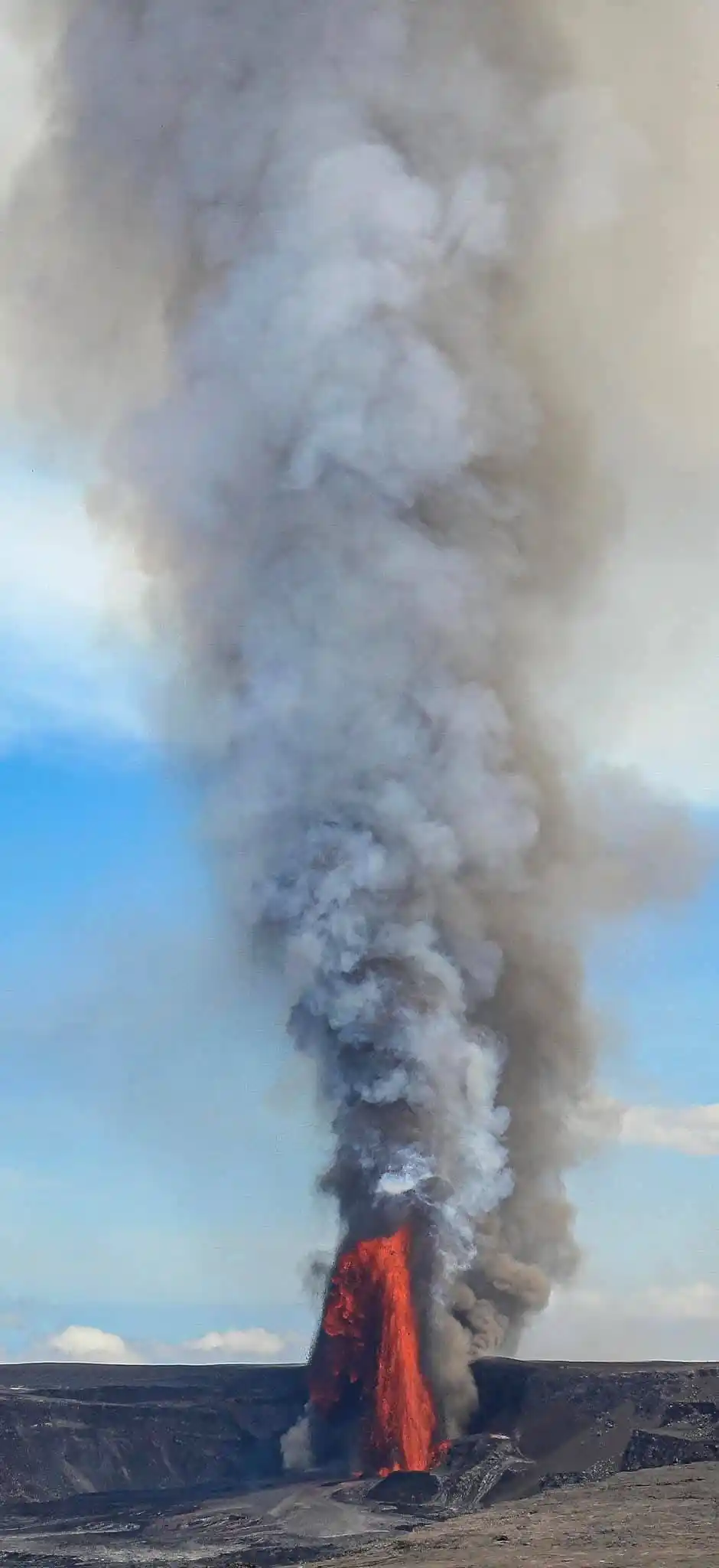 Image from Stereo Rumiñahui RTV: Increíble la erupción del volcán Kilauea 🌋🇺🇸...