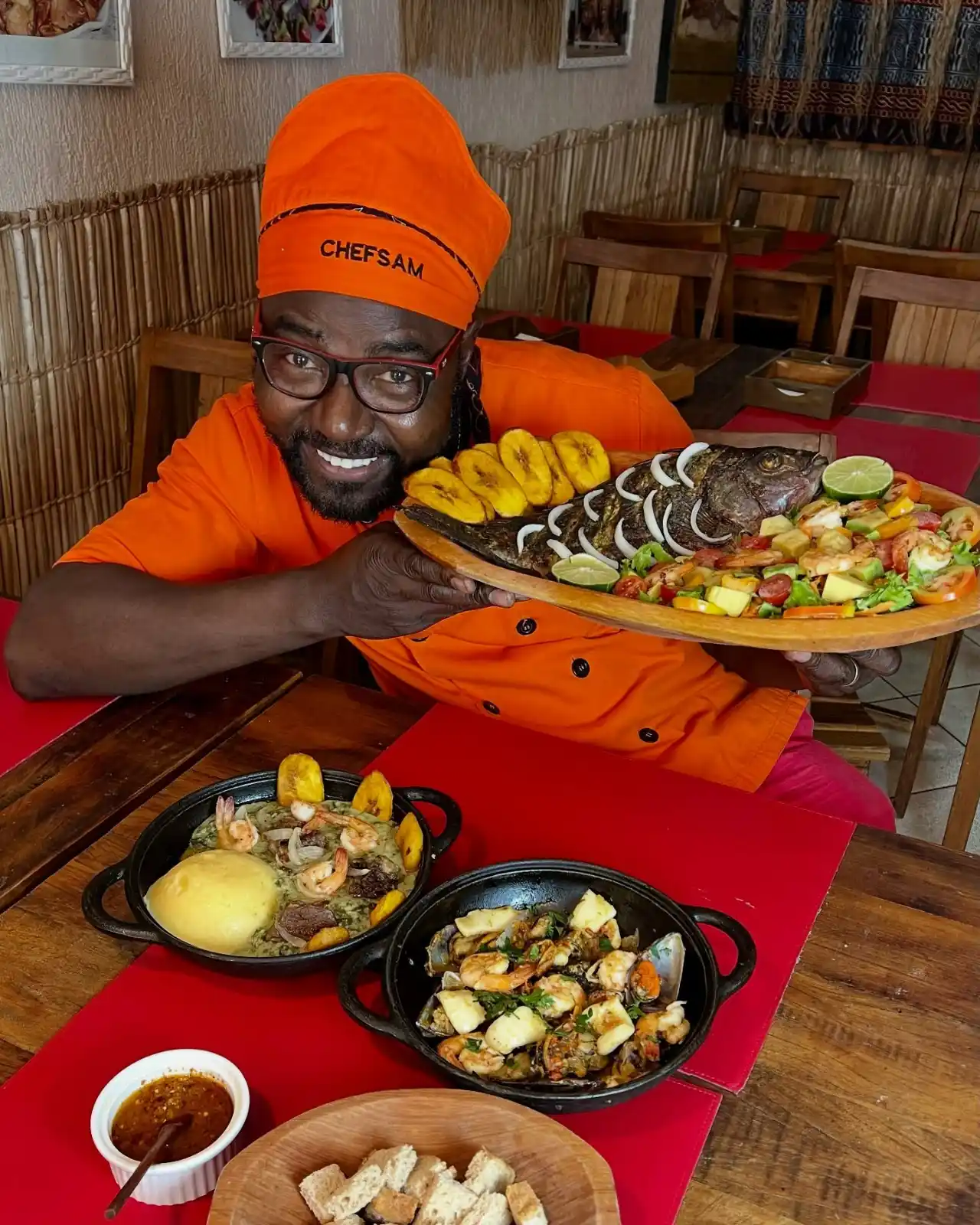 Image from Africanize Oficial: *Mama Africa anuncia jantar especial para o dia dos namorados.* Mama A...