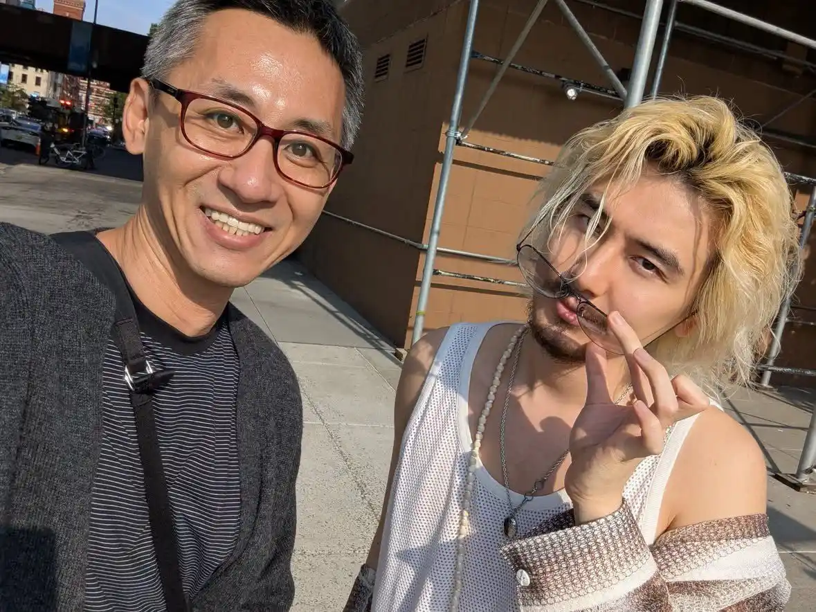 Image from ห เฃช โฌ โฏ ๐ ห ๐น ๐๐๐๐๐๐๐๐๐๐๐ ๐๐๐๐ใ! ๐ฅ: *Otra fotito de kaze en New York ๐๐ซถ๐ป* Cre: ้ญๅๅจ...