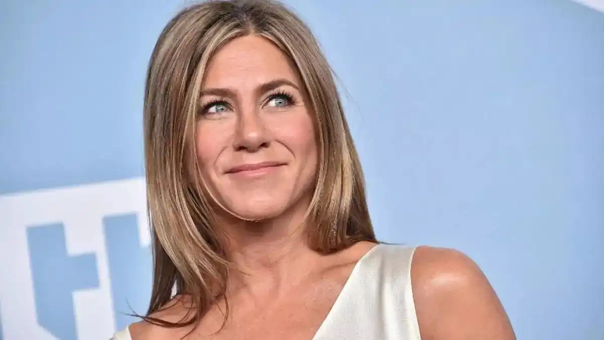 Image from TVN PANAMÁ: *SHOW TVN* 💫 *Jennifer Aniston venció su miedo a volar con este méto...