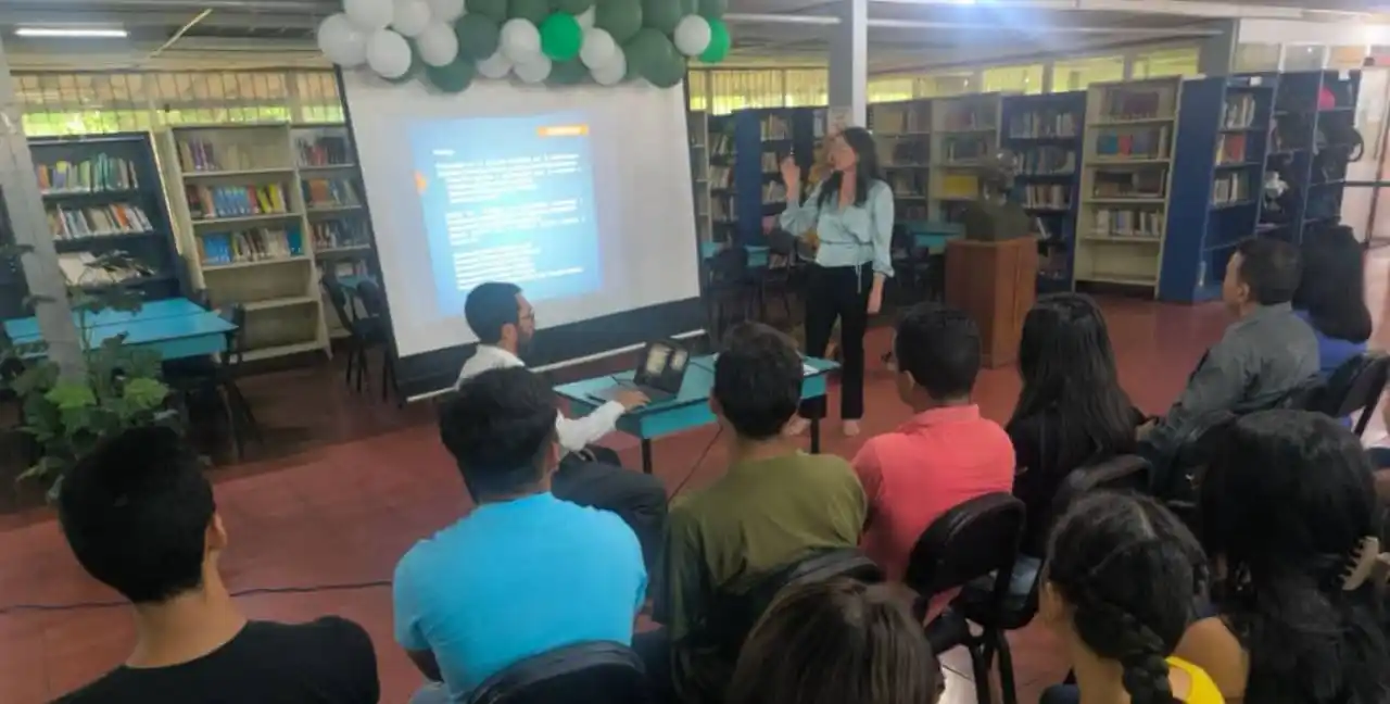Image from Cojedes Es Noticia: *UNELLEZ presentó dos libros de la editorial FEDUEZ* El pasado miérco...