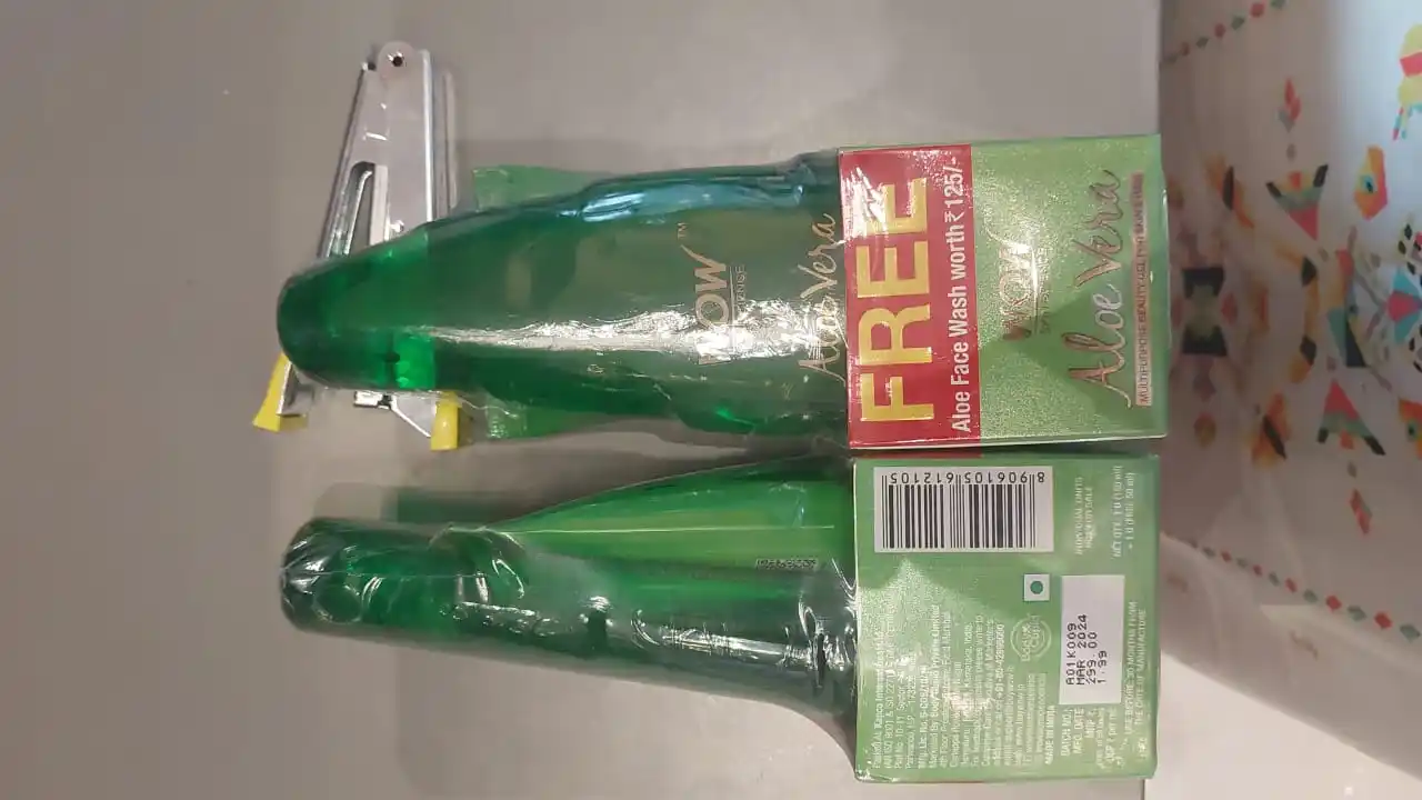 Image from RateOMatic: Wow aloevera gel + facewash Mrp : 299/- Box size : 24 PC Net vol : 15...