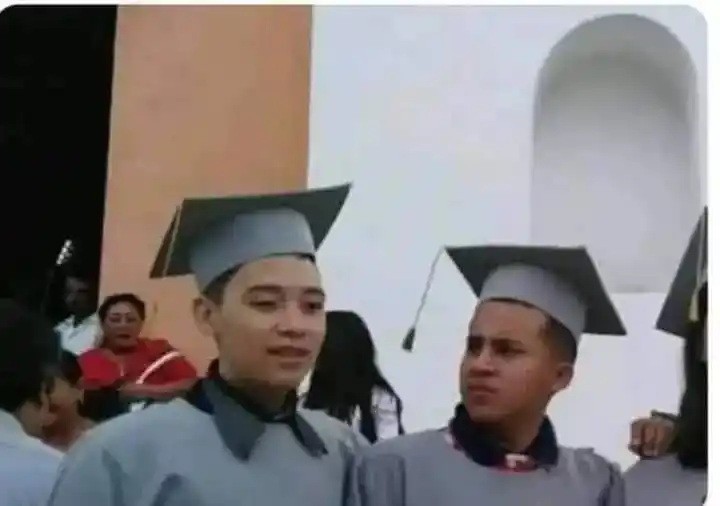 Image from ❤️‍🩹Amor Propio❤️‍🩹: Yo viendo al w€y que nunca fue a clases Pero se graduó...