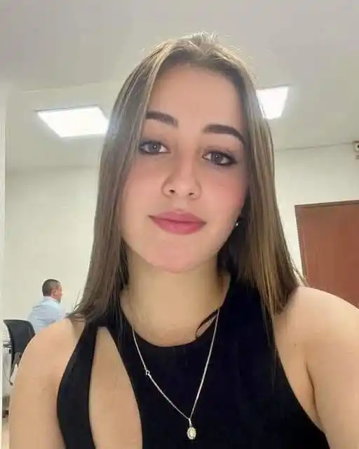 Image from عروض زواج🇨🇦🇺🇸🇲🇦🇸🇦🇩🇿: اعيش في فينزيا ايطاليا اريد زواج لكن برجل عربي رقم وتساب من هنا 🟢 👇�...