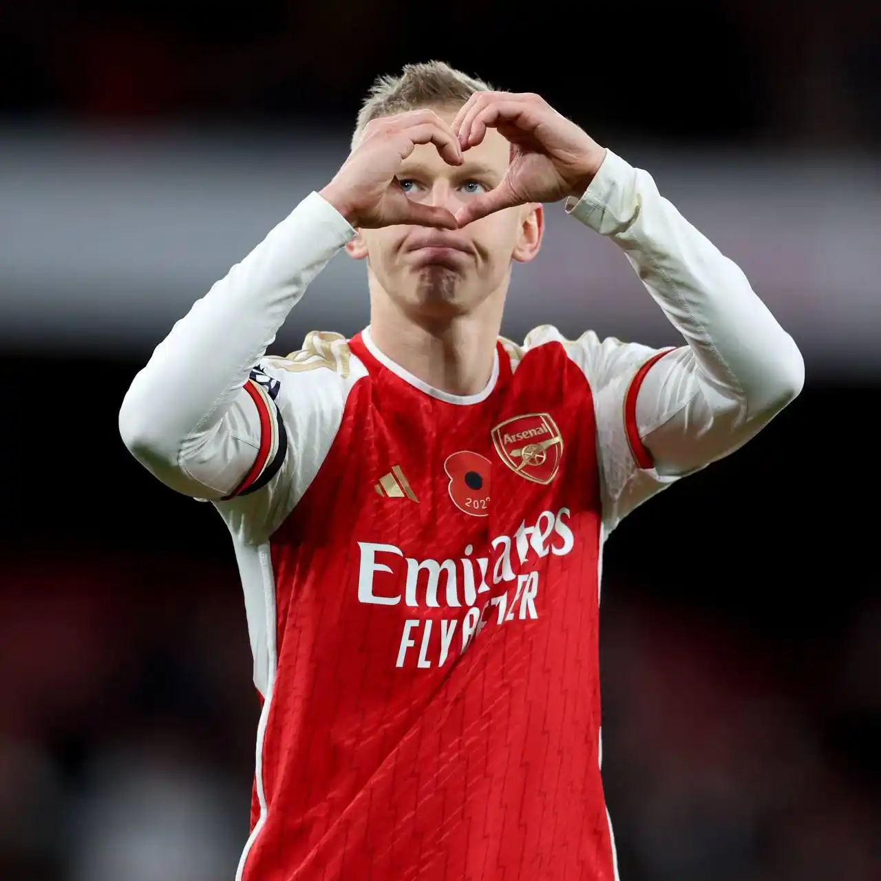 Image from PREMIER LEAGUE LIVE MATCHES & NEWS⚽: 🚨 AC Milan are interested in a move to sign Arsenal defender Oleksand...