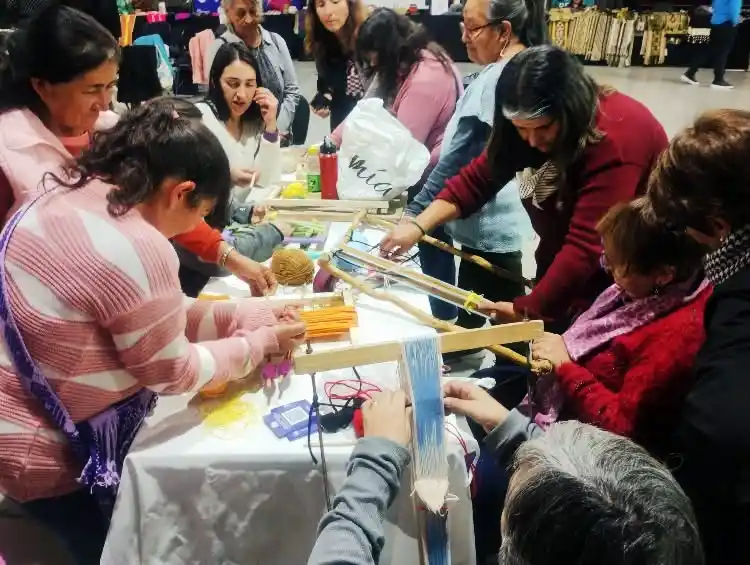 Image from San Rafael Tu Municipio: *ACOMPAÑAMOS A NUESTRAS TEJEDORAS DEL SECANO AL “MERCADO DE IDEAS” EN ...