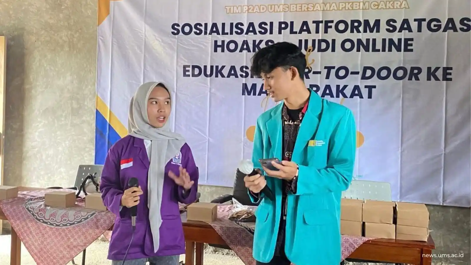 Image from Universitas Muhammadiyah Surakarta (UMS): Bangun Kesadaran Literasi Digital, Tim P2AD FKIP UMS Bersama PKBM Cakr...