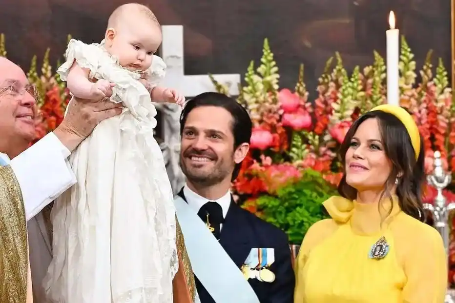 Image from CM Vidas: *Dia de festa! Príncipes da Suécia batizam a filha mais nova* https:/...