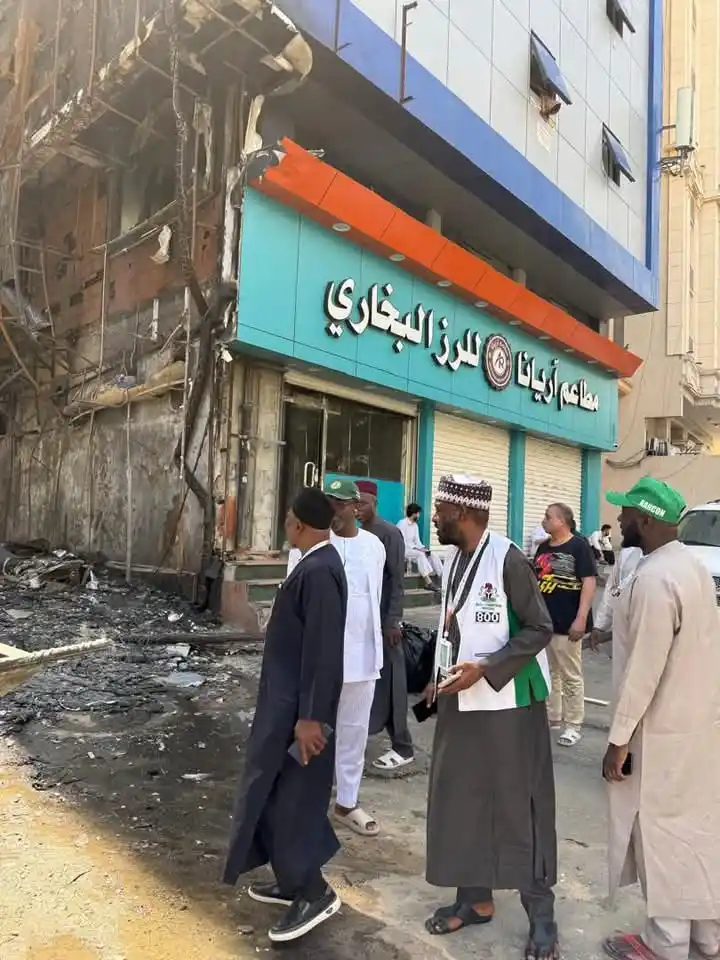 Image from PREMIUM TIMES HAUSA: HAJJI 2025: Gobara ta tashi a wani Otel a Sharamansur mai dauke da alh...