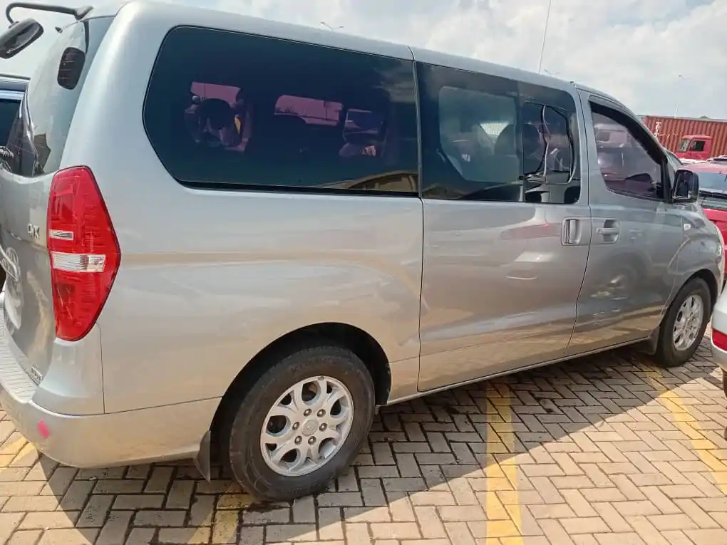Image from CLICKRWANDA.COM: HYUNDAI 2011 Manual New Price : 18,000,000 frw Call : 0727559173 Wh...